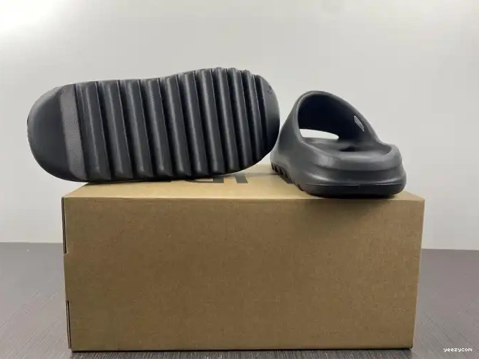 Slide Yeezy Onyx Adidas HQ6448 0502